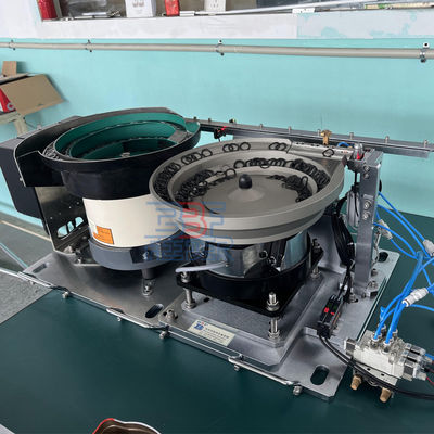 เครื่องจักรส่วนสั่นสั่นหมุน Feeder Gasket Hopper